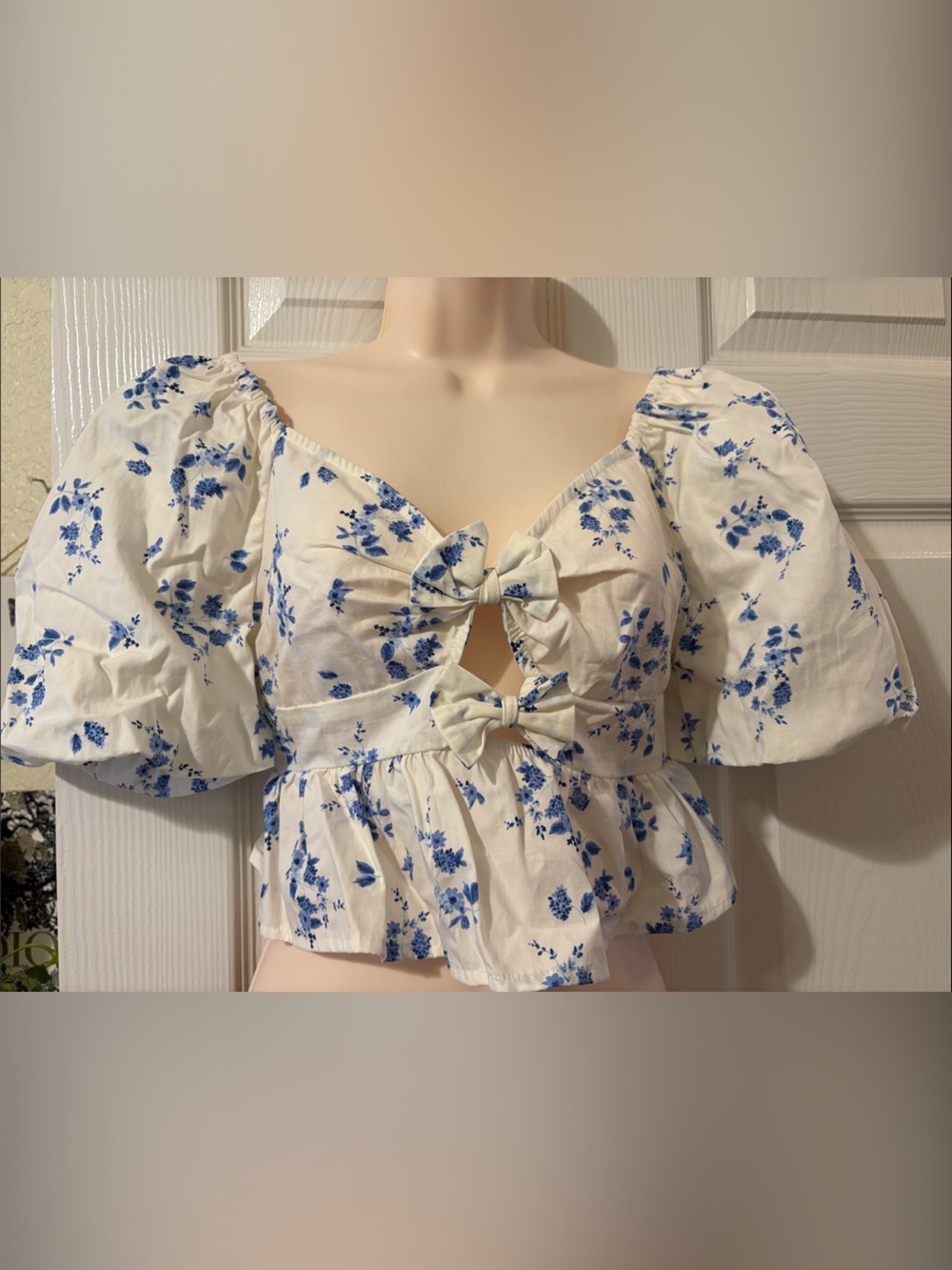 Floral Tie-Front Puff Sleeve Crop Top - Blue on White